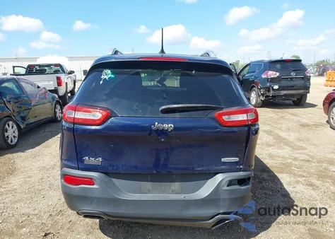 2015 Jeep Cherokee Latitude из США, поврежденный, VIN 1C4PJMCS1FW513909
